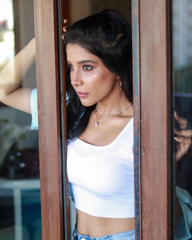 Actress Sakshi New Instagram Photos